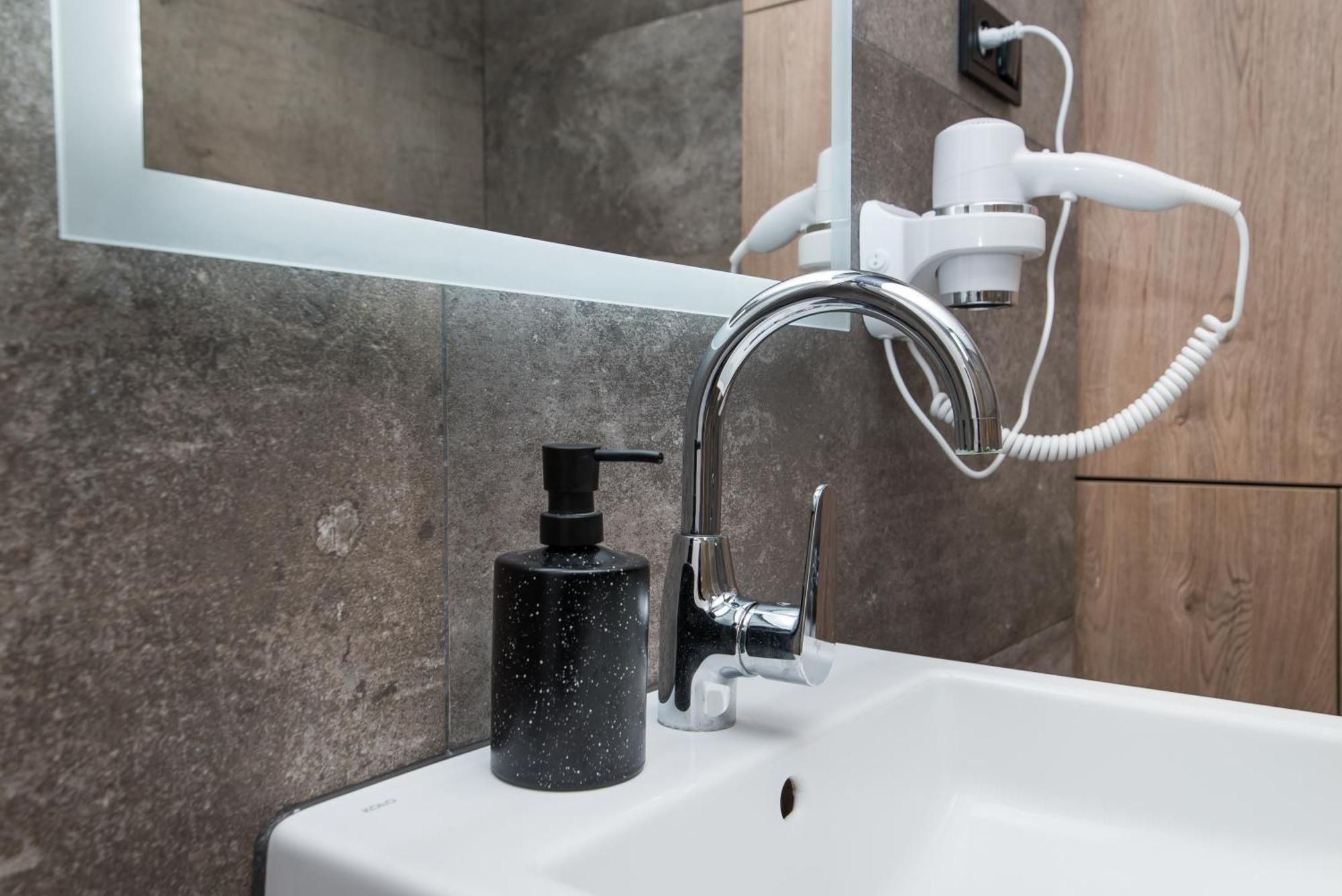 Przytulny Loft W Uroczej Okolicy Apartment กลีวิตเซ ภายนอก รูปภาพ